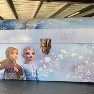 Frozen Ella toy box